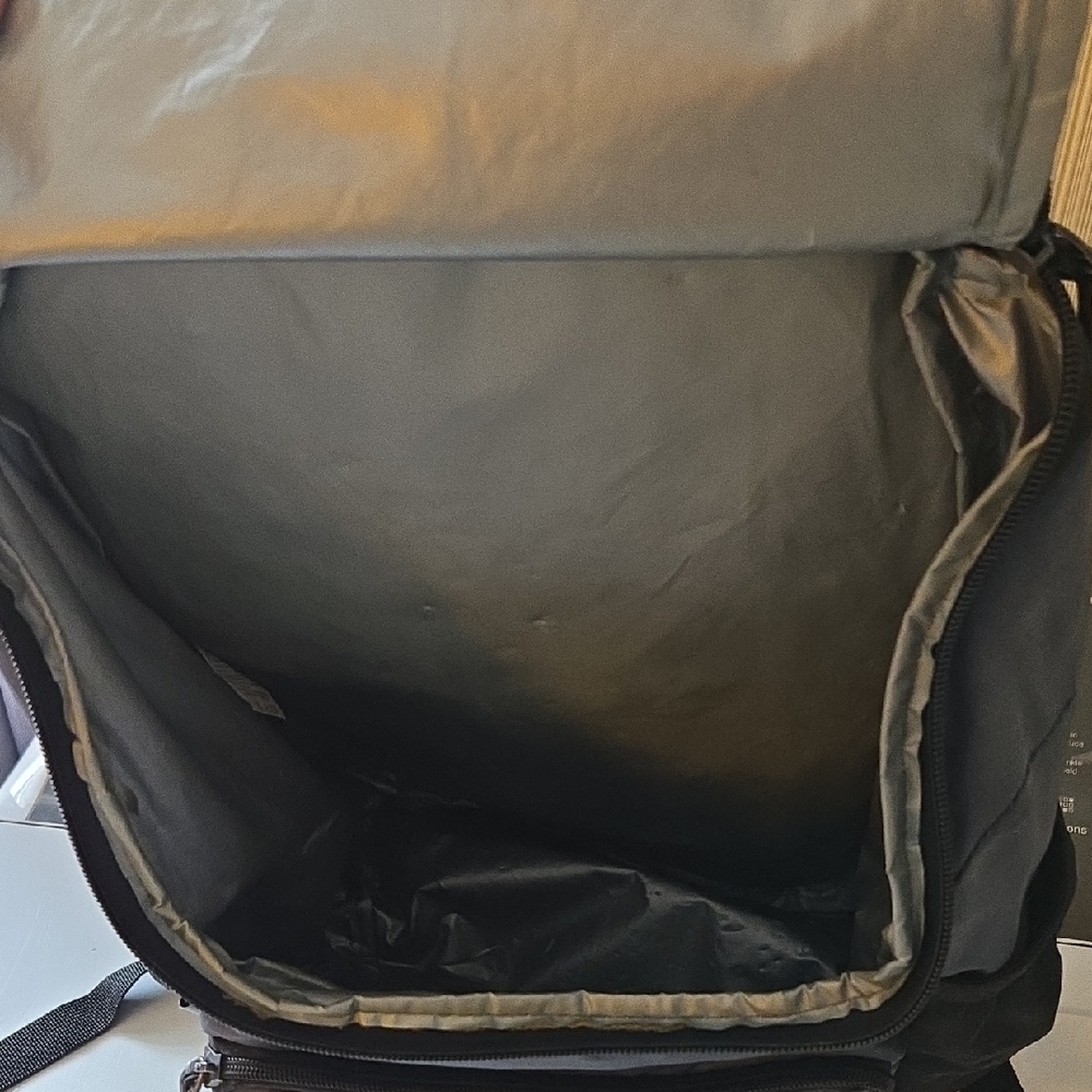 Ozark Trail Black and Gray Backpack - Picture 4 of 8